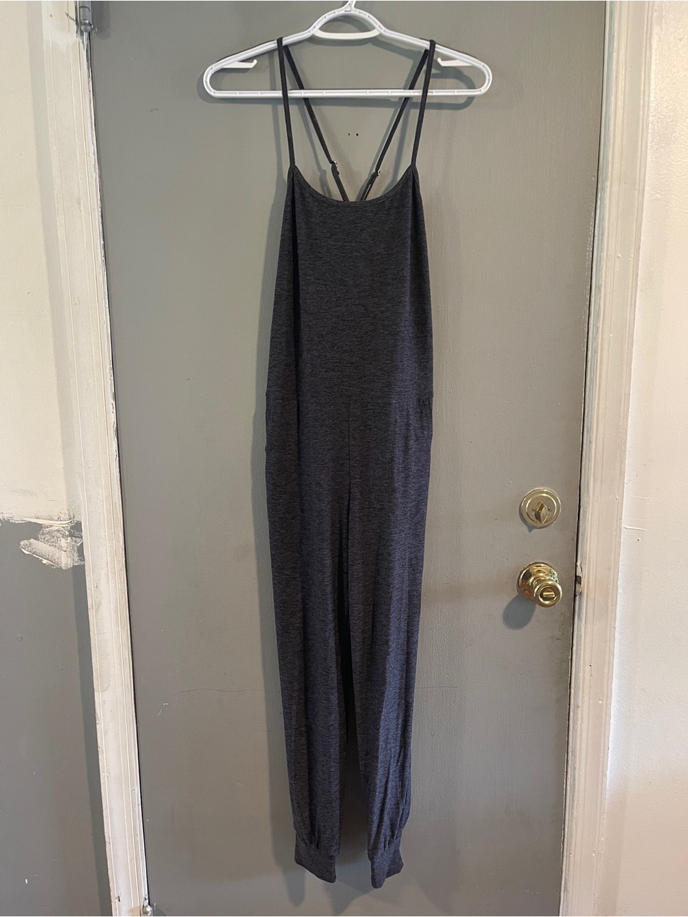 BEYOND YOGA Criss Cross Back Jumpsuit jogger Size XS